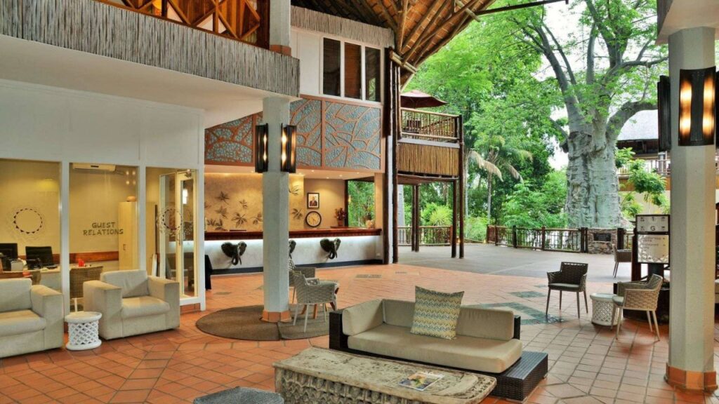 accommodation-at-cresta-mowana-safari-resort-&-spa