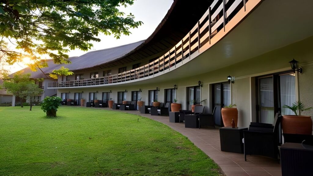 a'zambezi-river-lodge