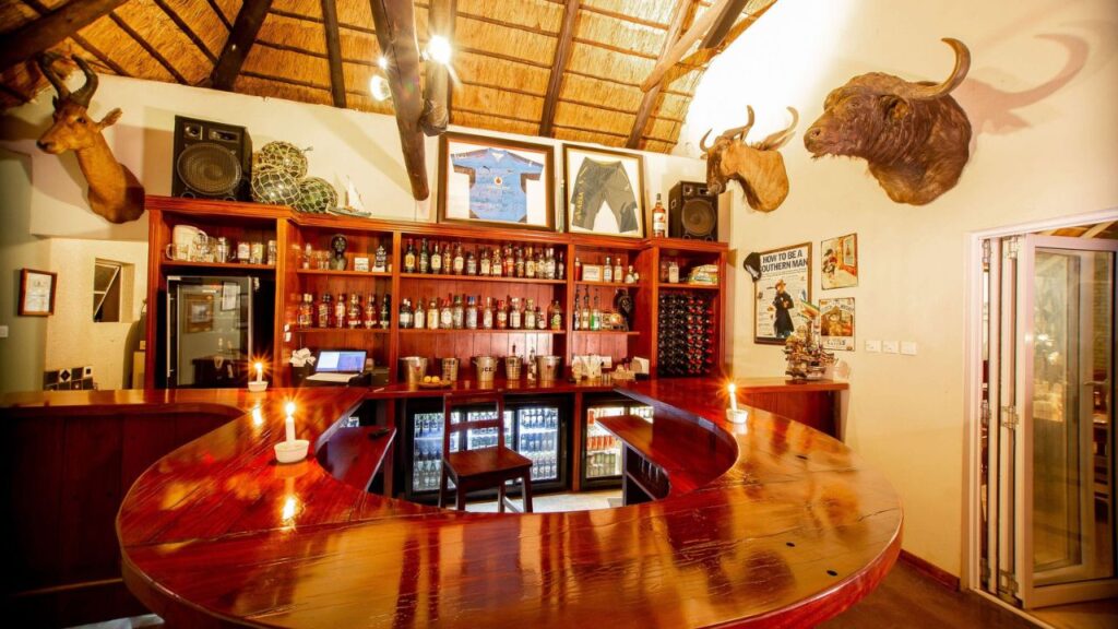 bar-at-bayete-guest-lodge