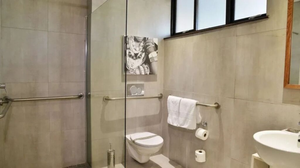 bathroom-cresta-maun-hotel