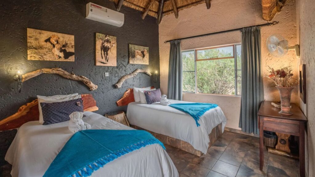 bedroom-at-grasslands-bushman-lodge
