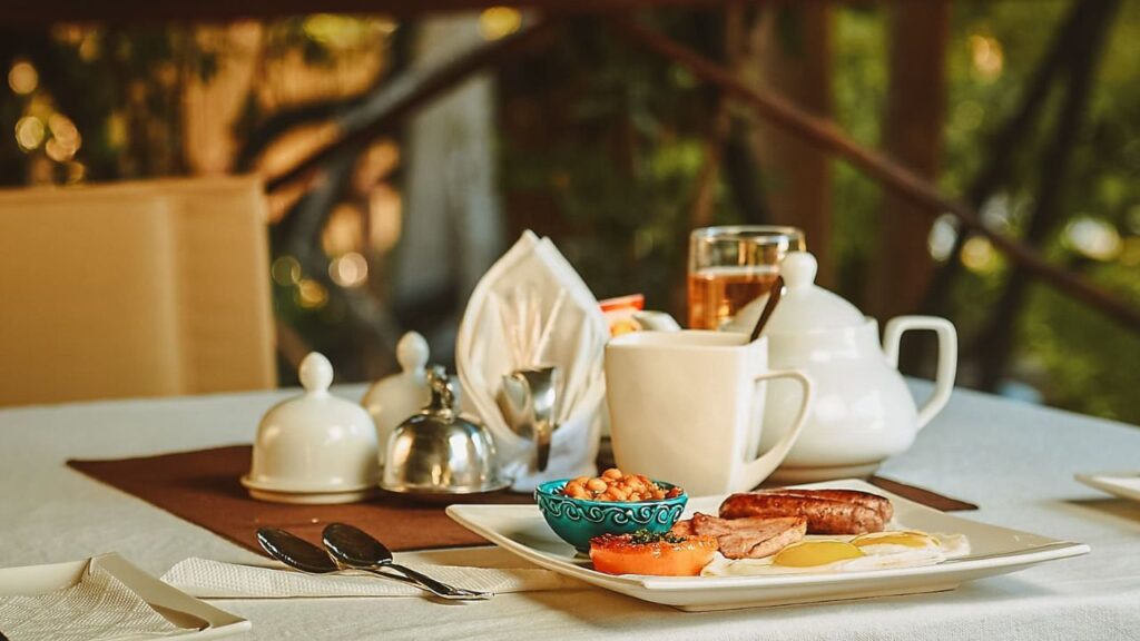 breakfast-in-savuti-marsh