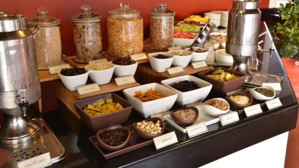 breakfast-spread-at-victoria-falls-hotel