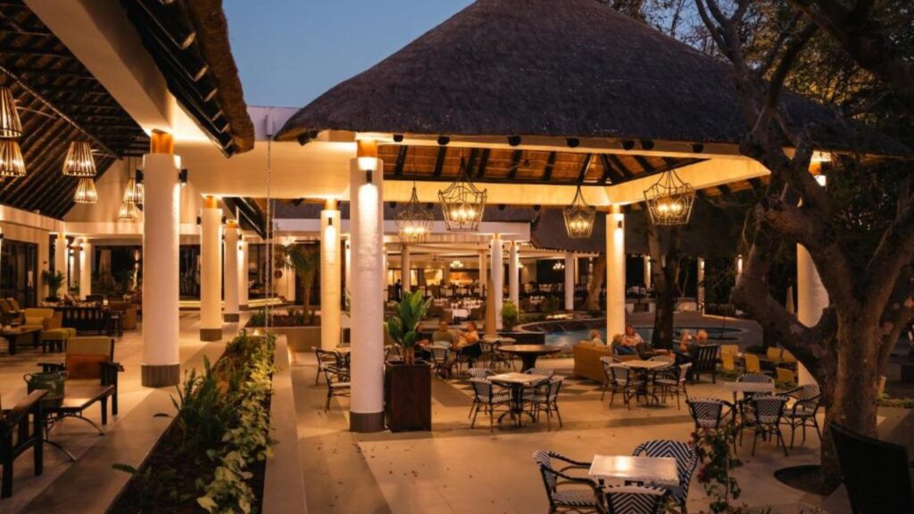 chobe-safari-lodge-at-night