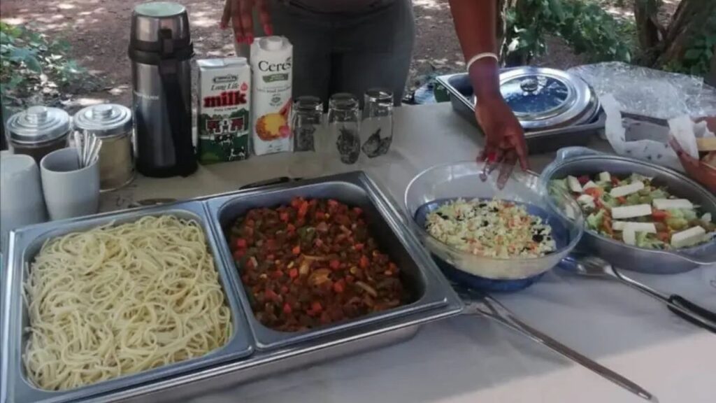 dinning-12-day-camping-tour