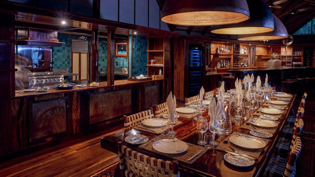 dinning-at-deception-valley