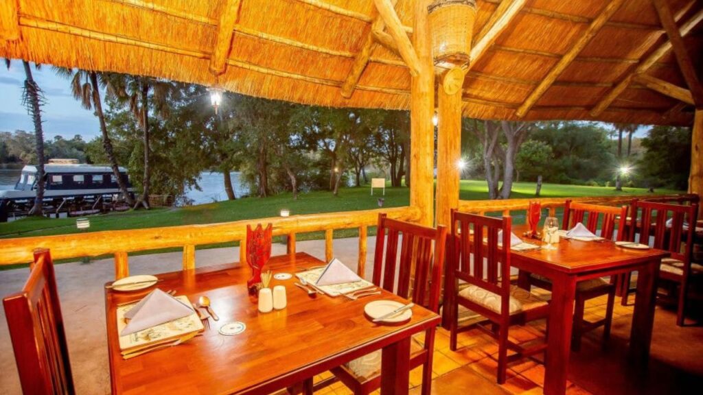 dinning-table-chobe-safari-lodge