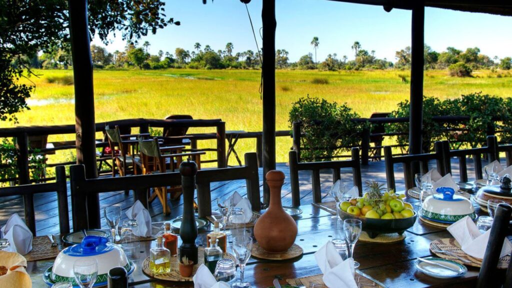 dinning-table-delta-camp