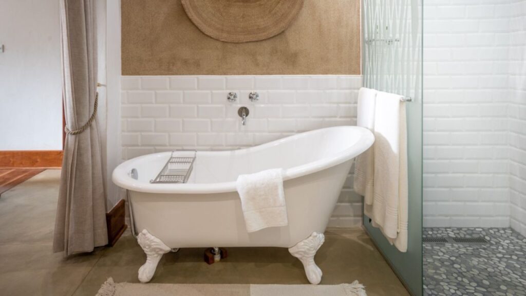 luxury-chobe-safari-lodge-bathroom