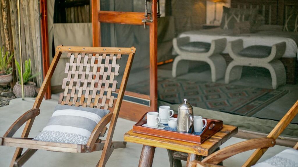 patio-at-the-hide-safari-lodge