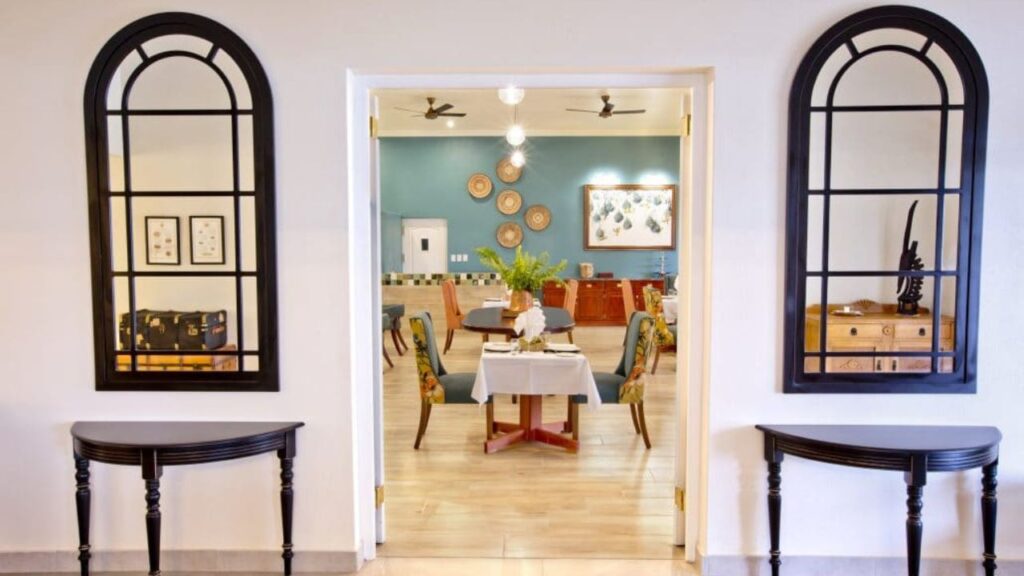 pioneers-guest-lodge-walkway