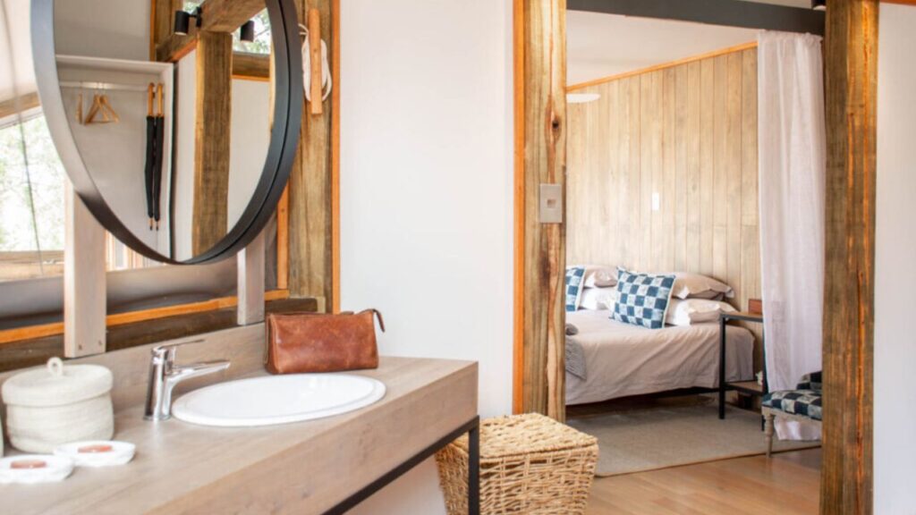 splash-camp-bathroom-view