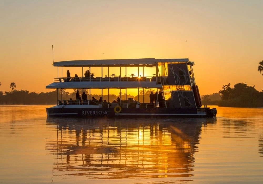 sunset-river-cruise-on-the-zambezi