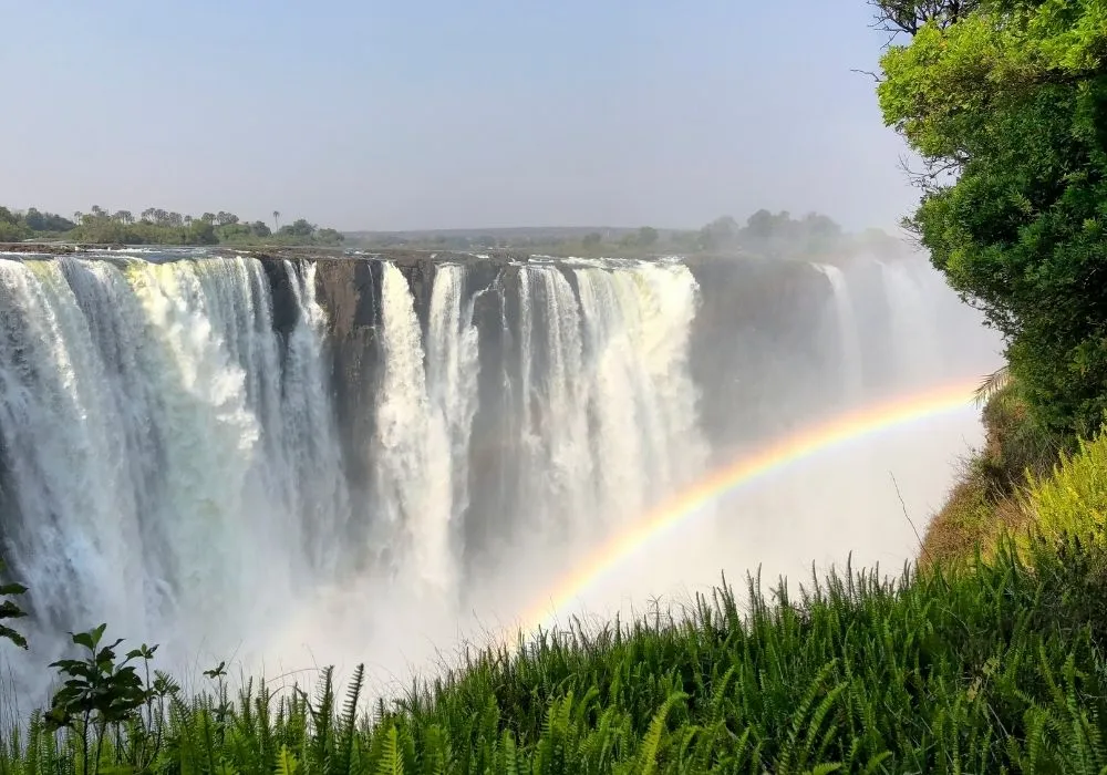 touring-victoria-falls-from-zambia
