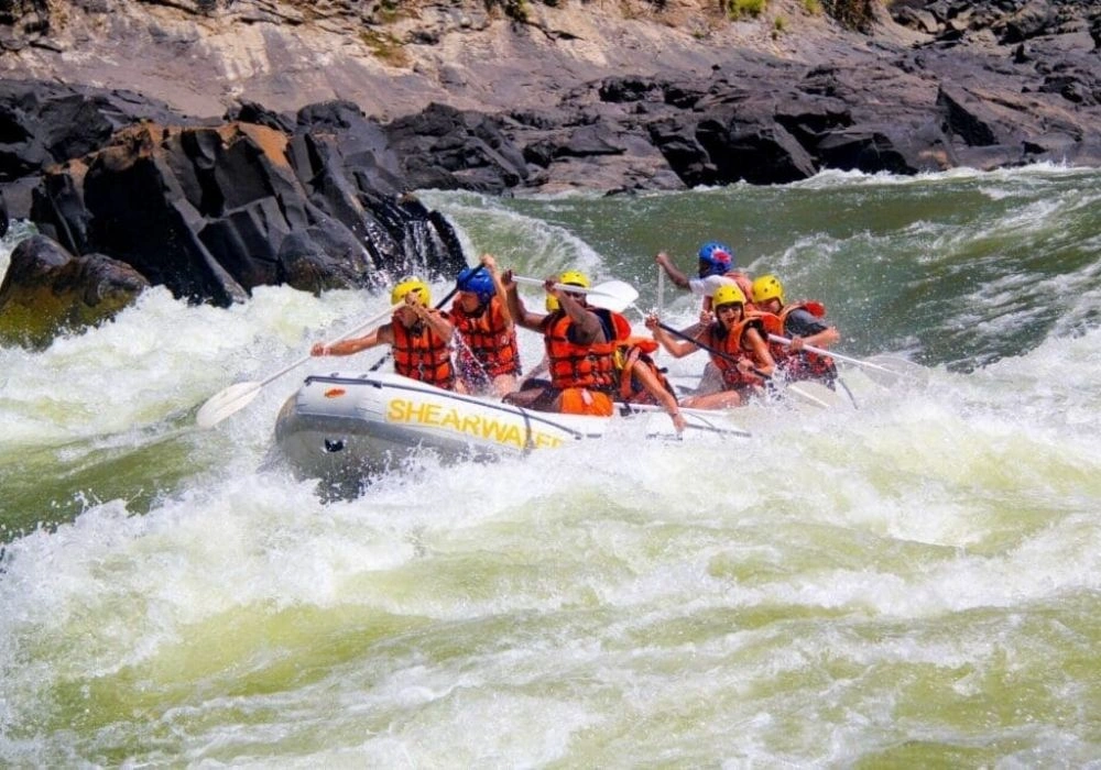 white-water-rafting-along-the-zambezi