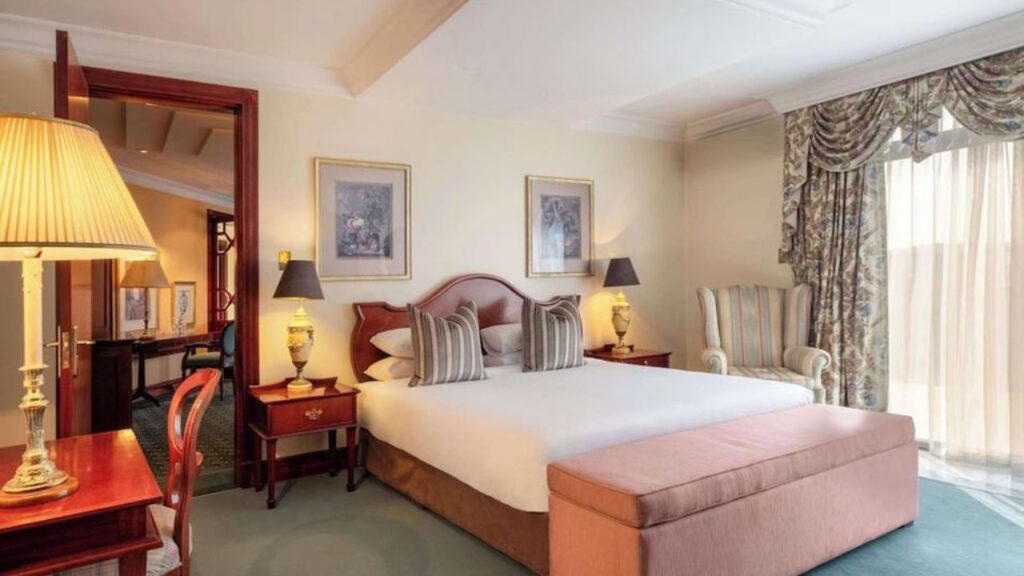 windhoek-safari-court-hotel