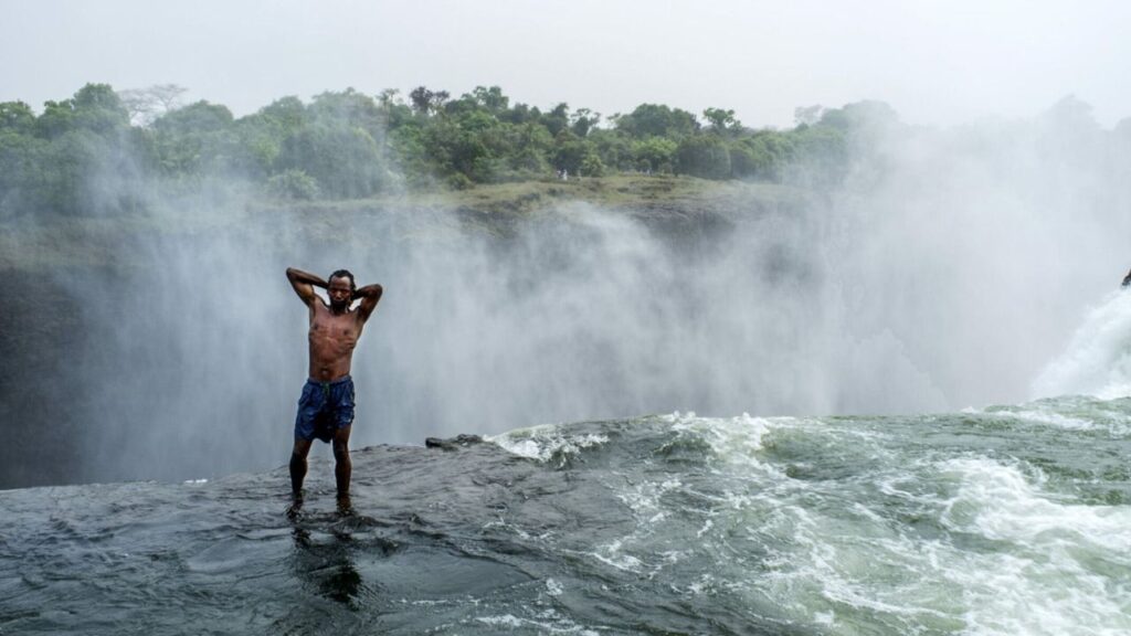 zambia-devils-pool-view