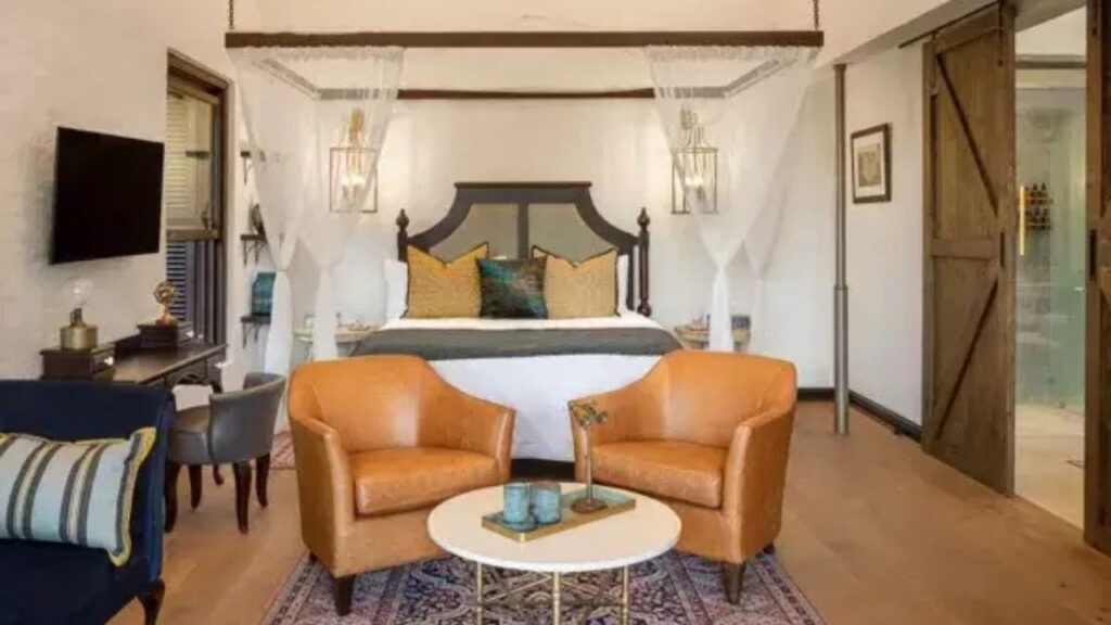 zimbabwe-safari-hotel