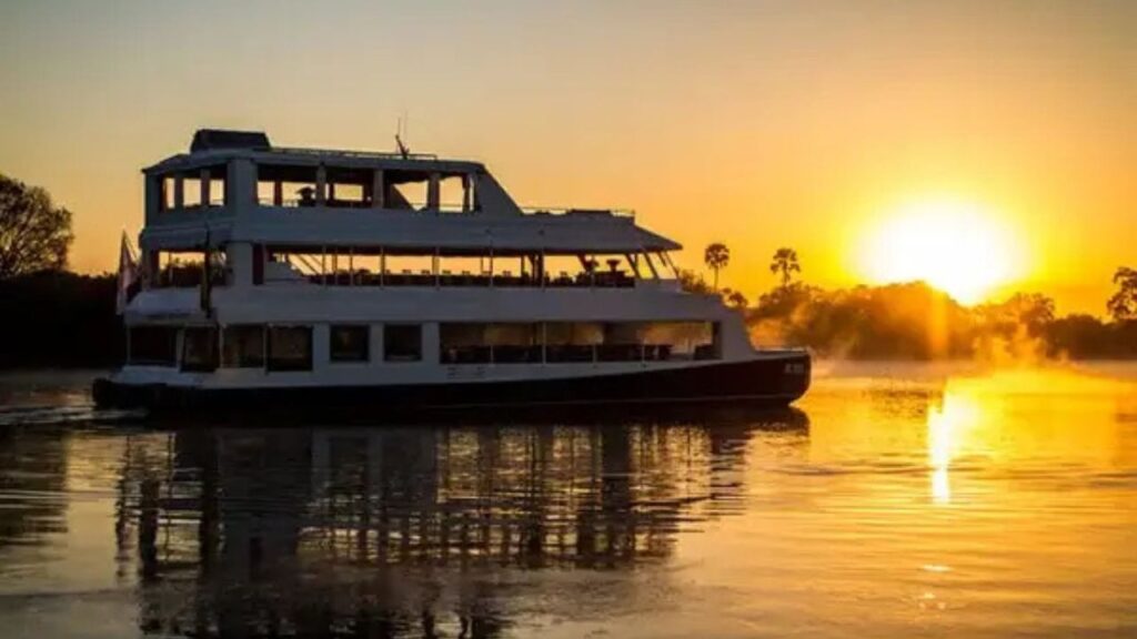Sunset-cruise-in-victoria-falls
