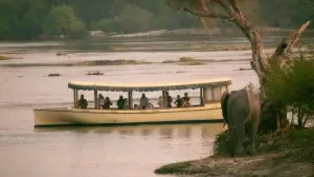 zimbabwe-sunset-cruise-victoria-falls